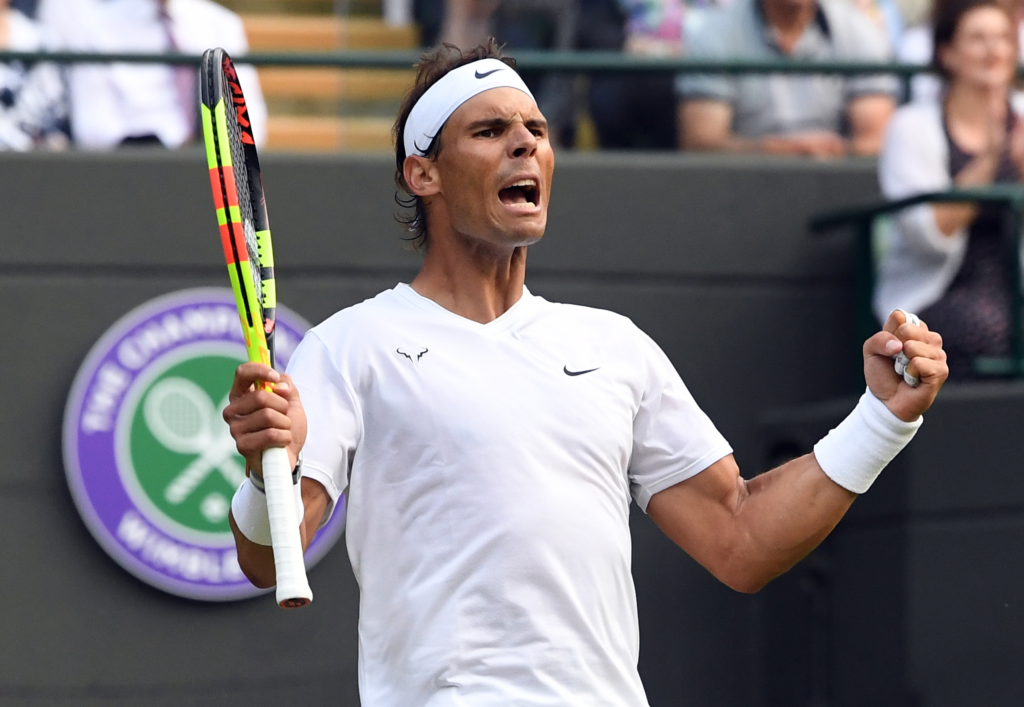 包含英国网球队绝杀日本网球队，纳达尔完成帽子戏法的词条