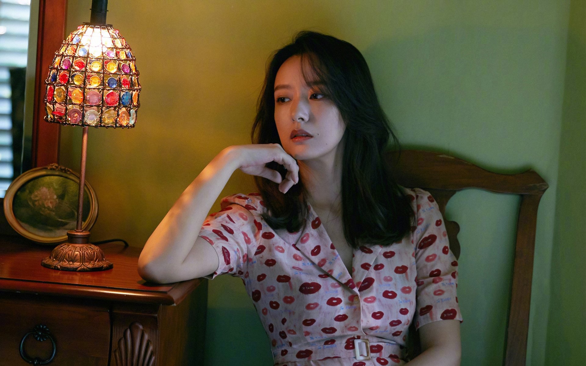 布克关键三分如手术刀,湖人战术打穿公牛防线