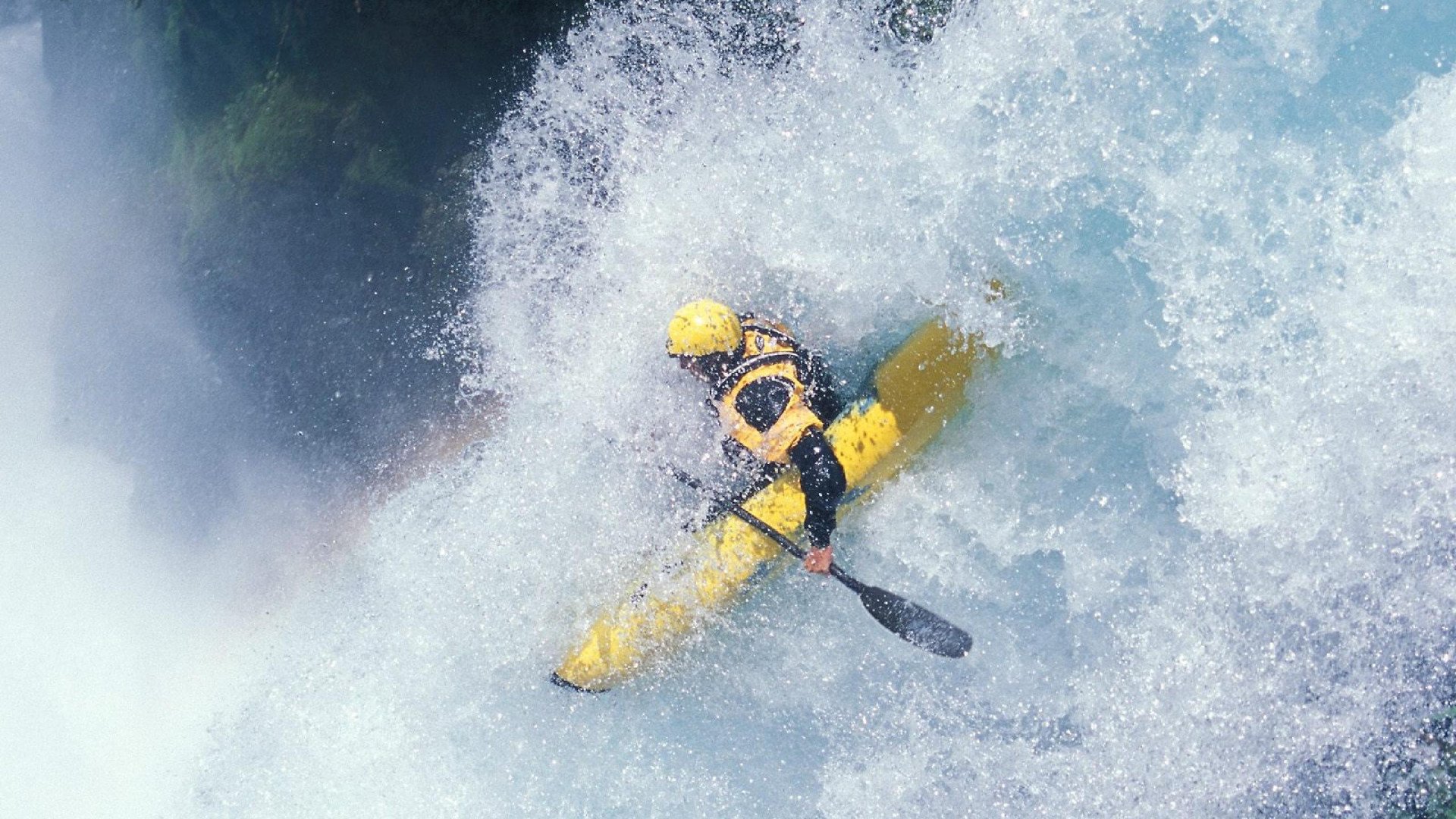 街道赛之夜与硬仗之王，当F1轰鸣遇见东契奇绝杀